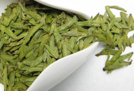 喝龙井茶有什么好处 喝龙井茶的好处和坏处