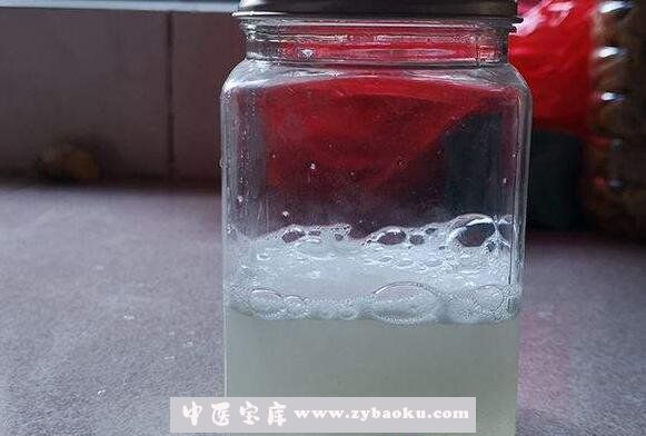 一杯清水辨别蜂蜜真假 用水怎么辨别真假蜂蜜